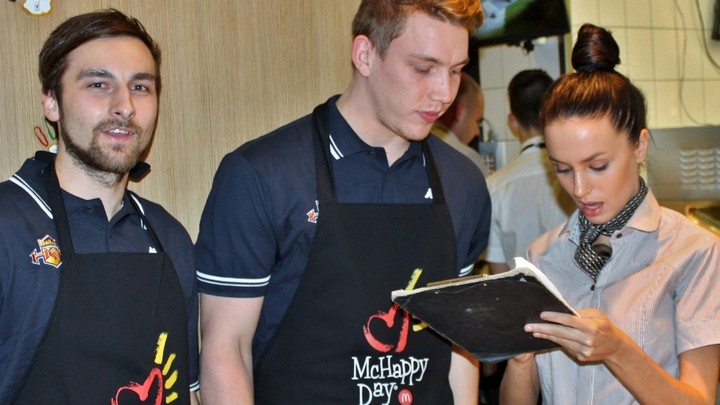 Hokejisti budú obsluhovať v rámci McHappy Day
